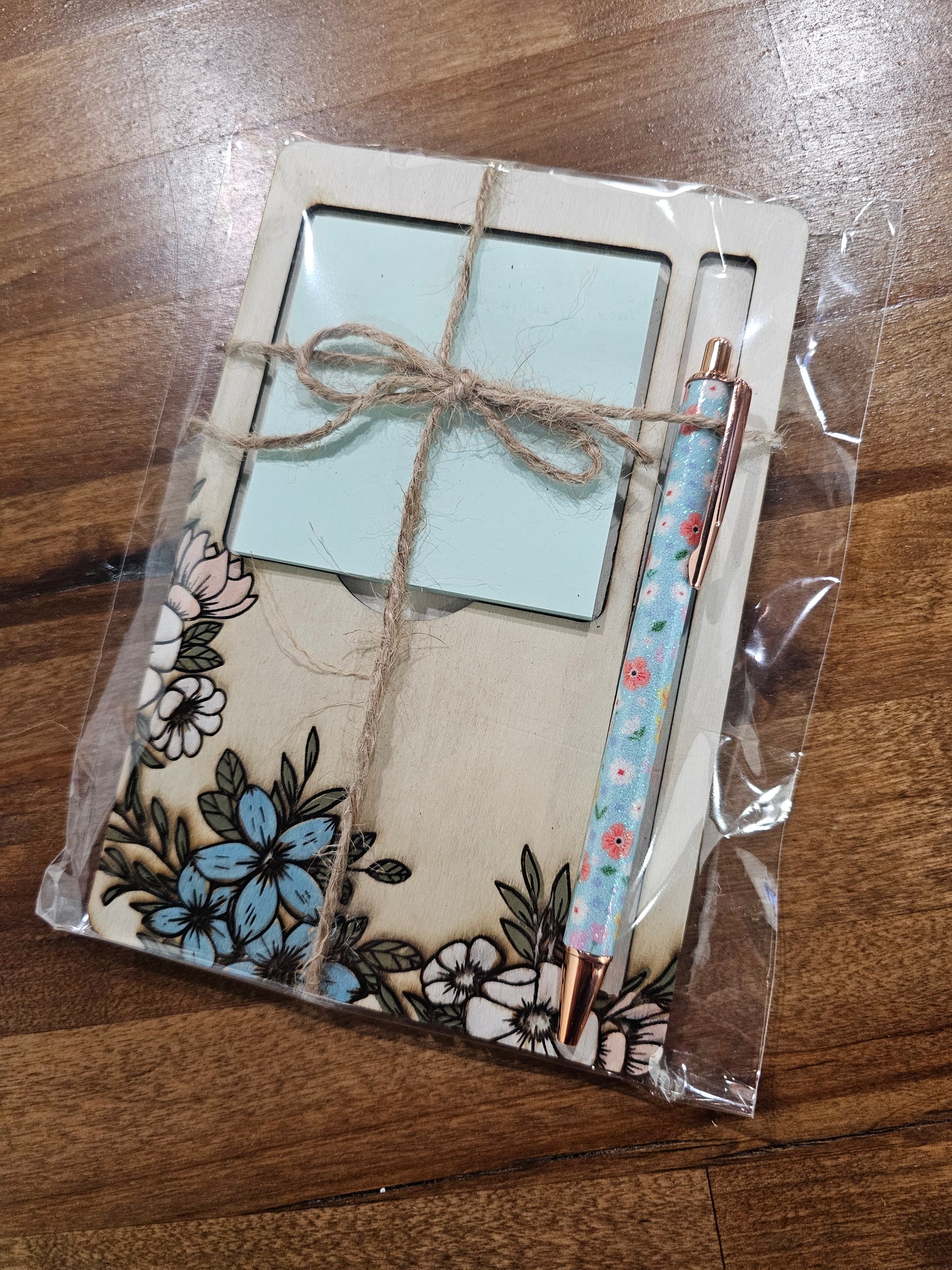 Notepad Holder with Pen Set