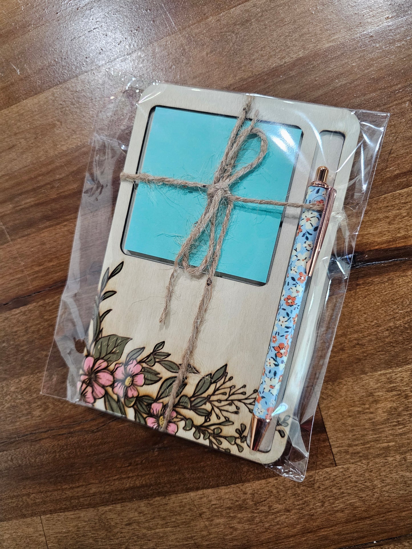 Notepad Holder with Pen Set