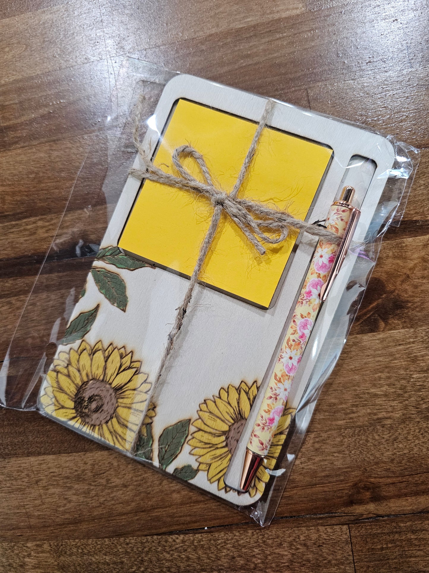 Notepad Holder with Pen Set